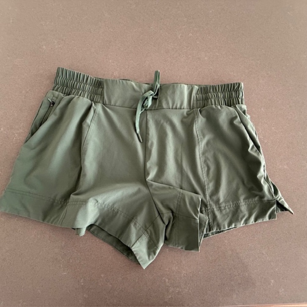 Light Green All in Motion Active Mid-Rise XL 3" Inseam Shorts. Barely worn